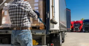 O transporte de cargas pesadas exige planejamento, veículos adequados e soluções inteligentes.